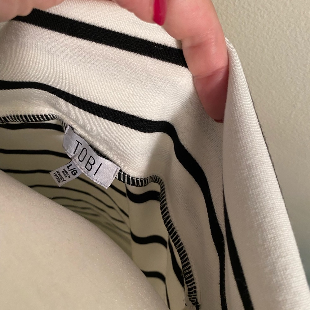 Tobi Black and White Stripes Bodycon dress - Picture 5 of 5